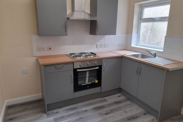 2-bed house on 2 Cardigan Avenue Fenchurch Street, Hull, £600/mo