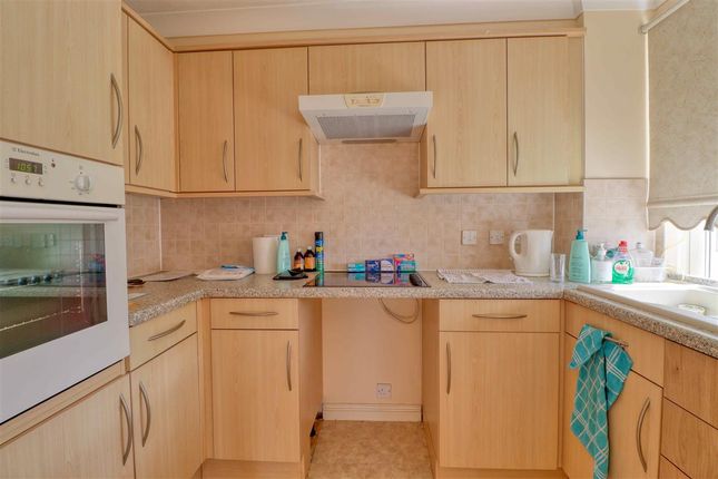 46, Imperial Court, Clacton on Sea photo 3