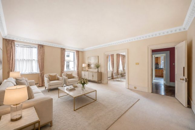 Flat 5, 40, Chester Square, London photo 2