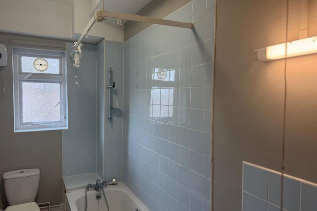 7c, Victorian Grove, London photo 3