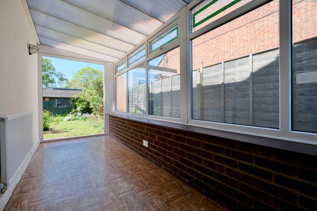 34, Evans Close, Huntingdon photo 4