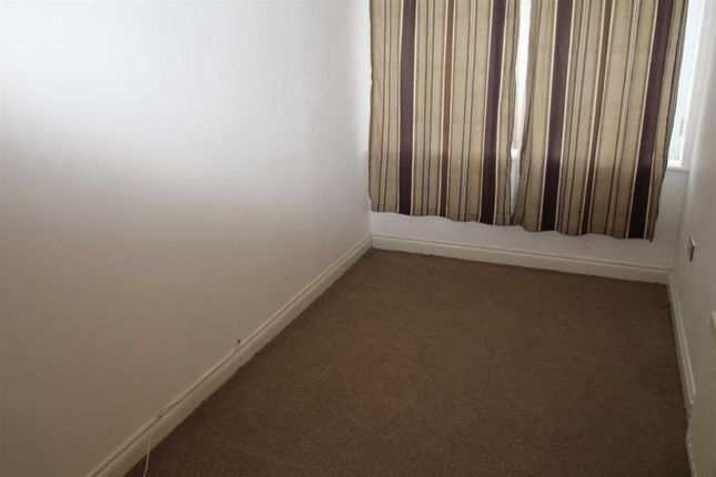Apt 4, 17, Devonshire Road, Broadheath Altrincham photo 5