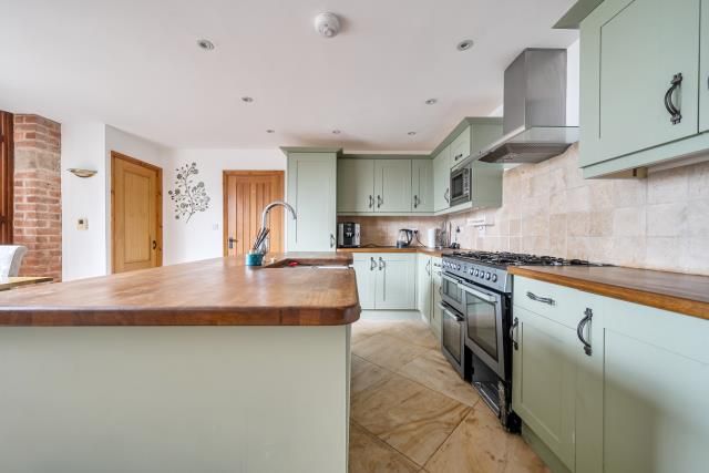 7, Hillend Farm Barns, Bromyard photo 4