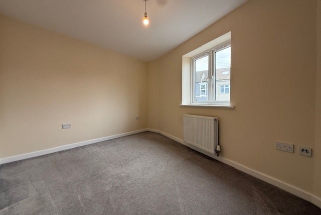 1B Clifton Street, Swindon photo 4