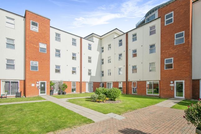 Flat for sale in Reavell Place, Ipswich