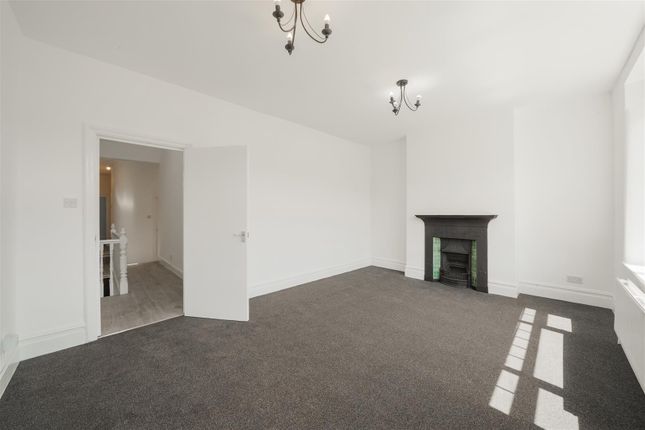 5B, Mostyn Avenue, Wembley photo 3