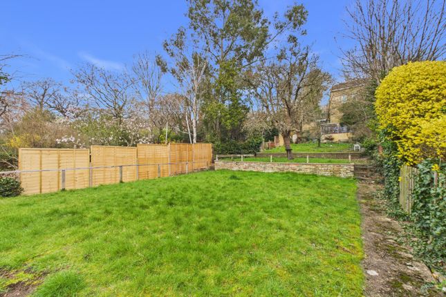 24 Farnaby Road, Bromley, Kent photo 2