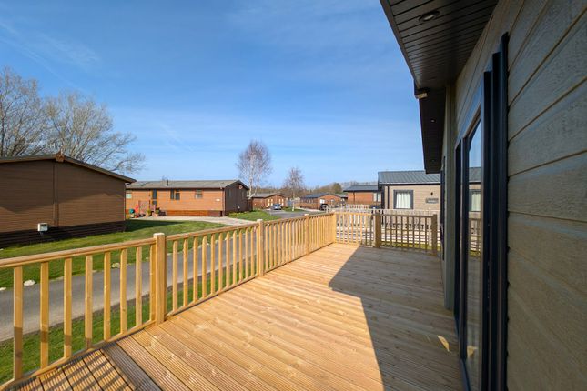 GH 27 Willerby Hayward, South Lakeland Leisure Village, Borwick Ln, Warton, Carnforth photo 2