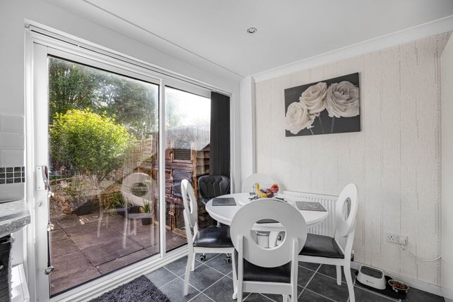 25, Kempton Grove, Cheltenham photo 4