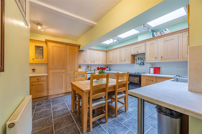 48, Henley Crescent, Westcliff-On-Sea photo 2