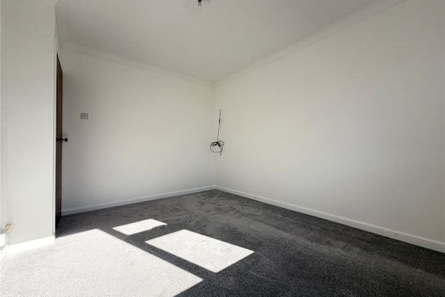 19, Manfield Gardens, Clacton-on-Sea photo 5