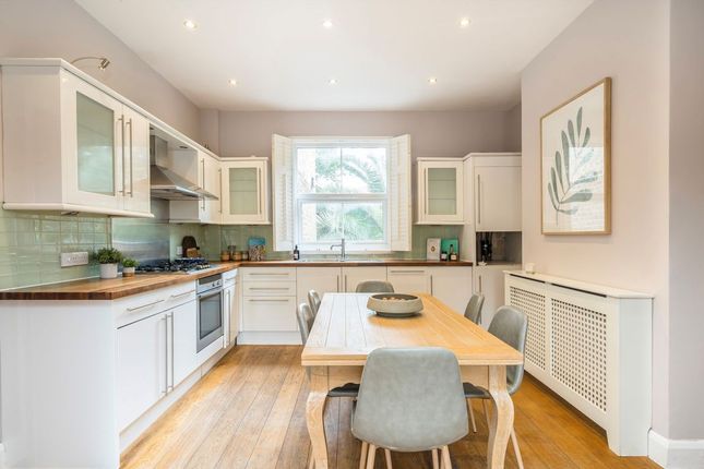 22, Cambridge Road North, London photo 3