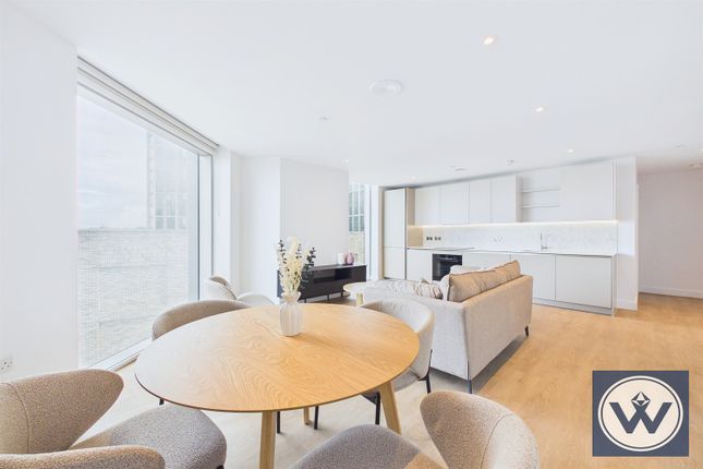 604, Crown View, Victoria Riverside, Manchester photo 4