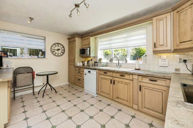 13, Lucilla Avenue, Ashford photo 4