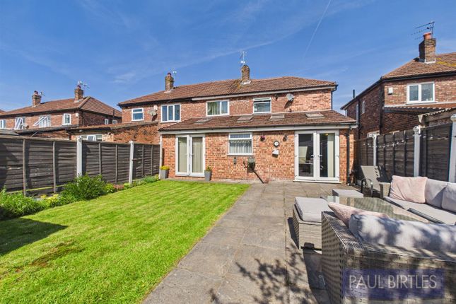 22, Clevedon Avenue, Trafford photo 2