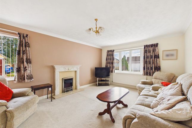 43, Highfield Way, North Ferriby photo 2