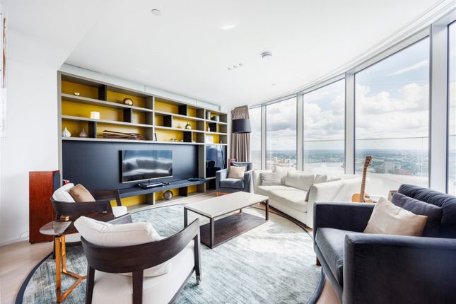 Duplex for sale in Biscayne Avenue, London