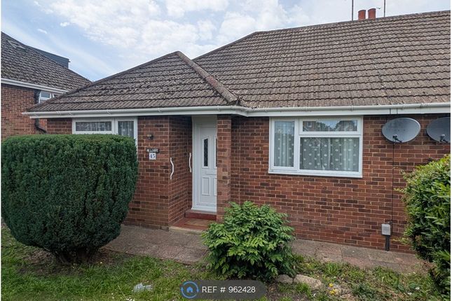 2-bed house on The St, Swindon, £1,200/mo