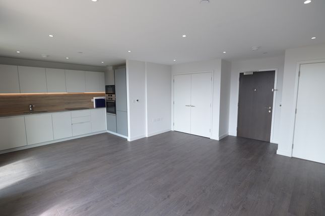 Flat for sale in Newnton Close, London