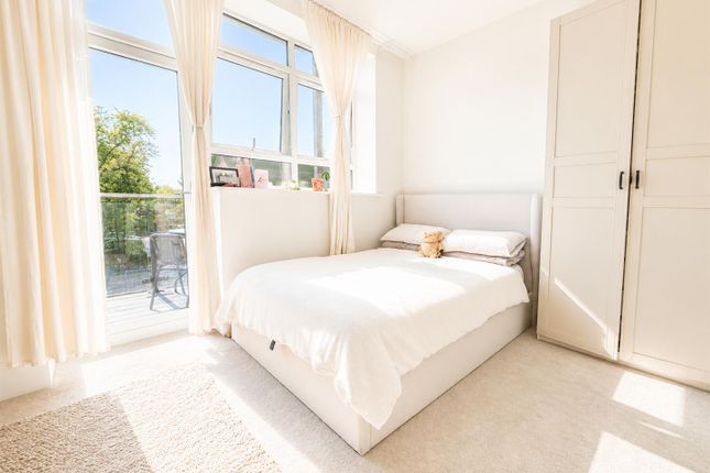 Flat 12, 104, Quadrate Apartments, Pembroke Road, Ruislip photo 3