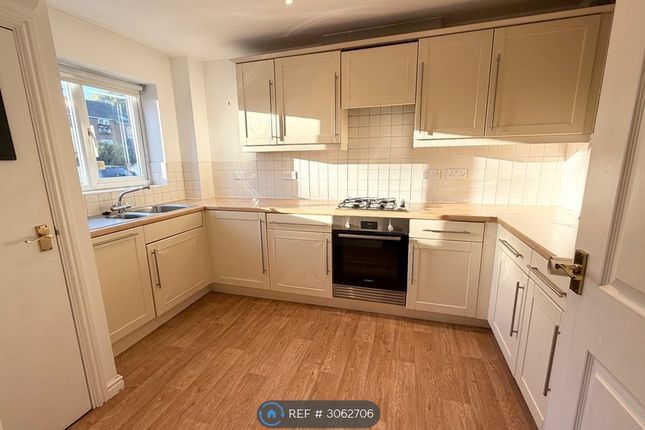 3-bed terraced on Lawnhurst Avenue, Wythenshawe, Manchester, £1,300/mo