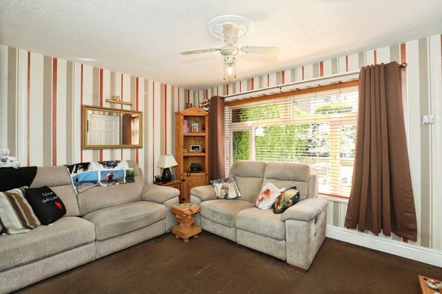 100, Brindley Avenue, Cheshire photo 3