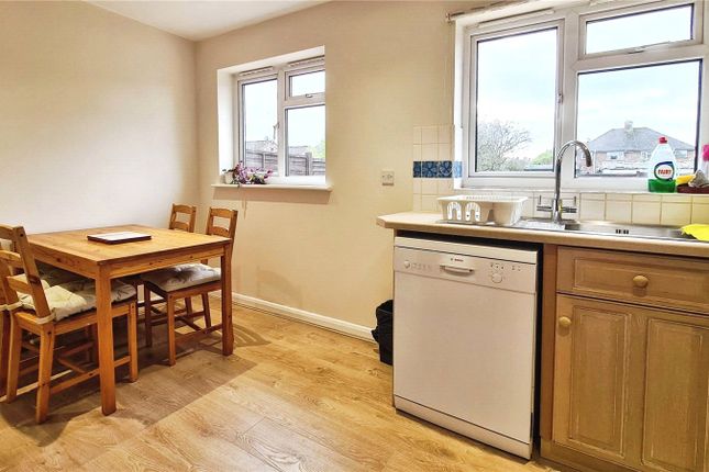 Room 4, 54, Selsdon Avenue, Reading photo 4