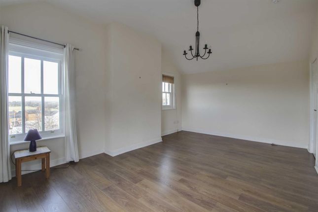 Flat to rent in High Street, Newport Pagnell, Milton Keynes