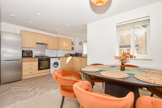 2-bed flat on 46, Furfield Chase, Maidstone, £180,000