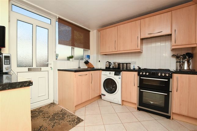 Baxter Avenue, Redhill photo 2