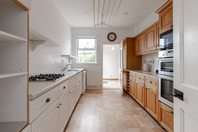 10, Caiystane Crescent, Edinburgh photo 4