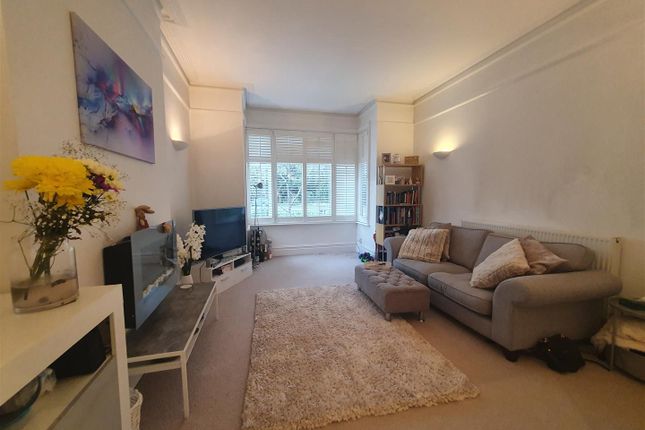 Flat 4, Tower Court, 1 Tower Road, Tadworth photo 5