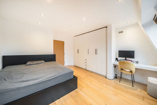 Flat 5, 154, Holloway Road, London photo 5
