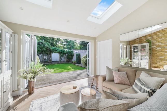37 Horsley Close, Epsom photo 2