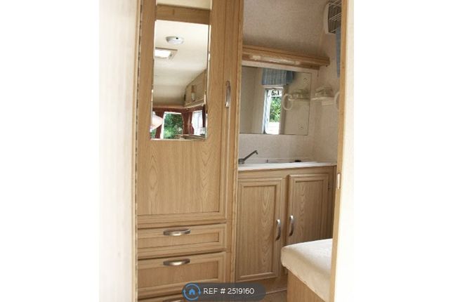Bathroom Wardrobe, Sink &amp; Toilet Opposite
