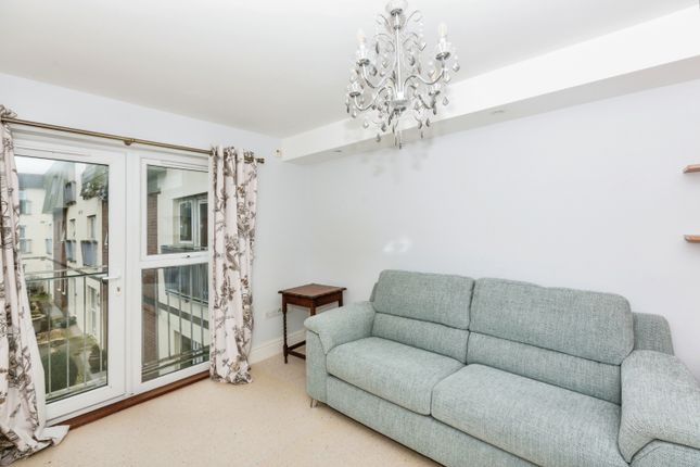 Flat for sale in Clyne Common, Swansea