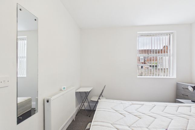 Room 2, 47 Bacheler Street, Hull photo 3