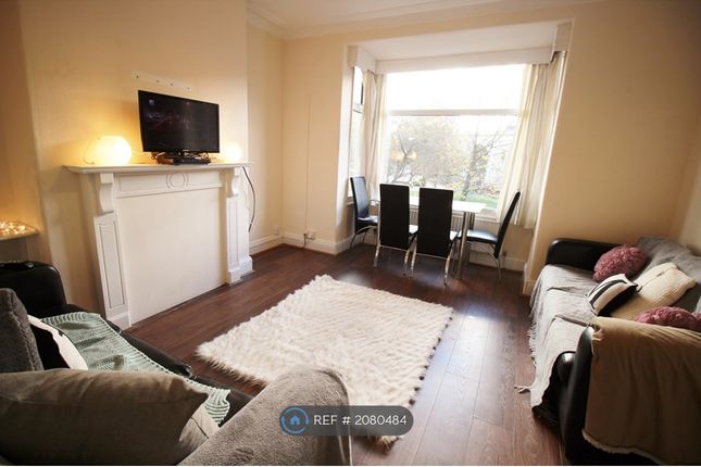 Thumbnail Flat to rent in Ash Avenue, Leeds