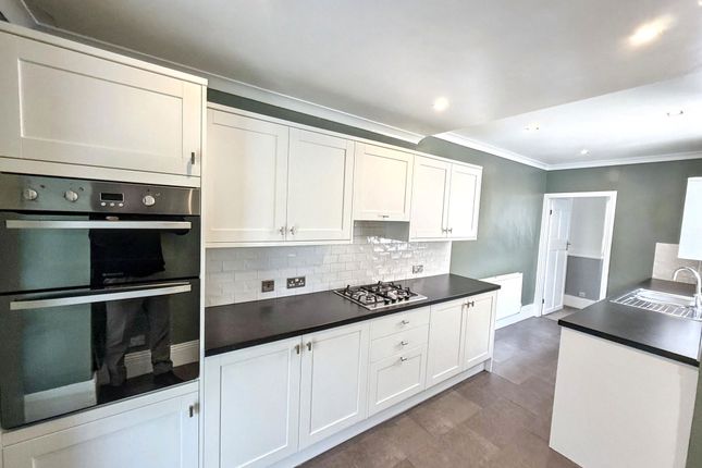 8, Blackwell Avenue, Newcastle upon Tyne photo 4