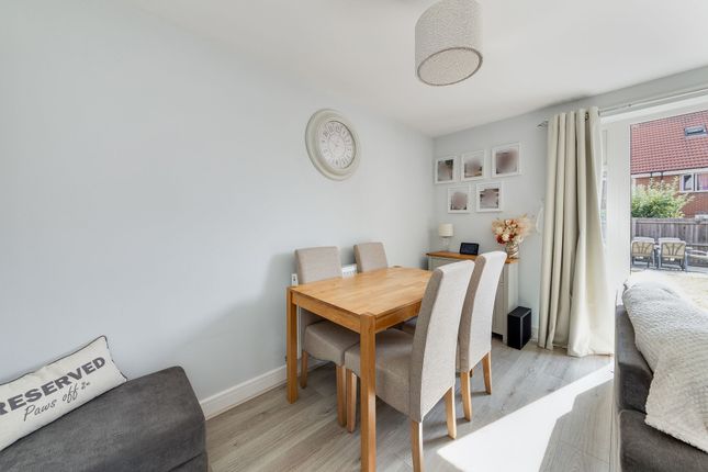 11 Falcon Drive, Didcot photo 4