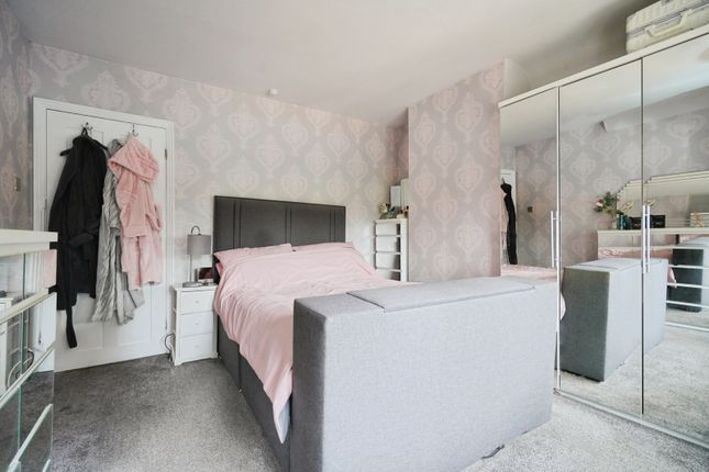 79, Knowles Hill, Burton-on-Trent photo 4