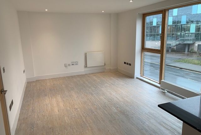 Thumbnail Flat to rent in Empire Way, Cardiff