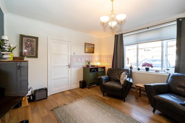 3, Knebworth Path, Borehamwood photo 3