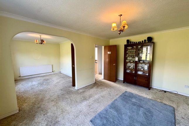13, Deepweir Gardens, Caldicot photo 2