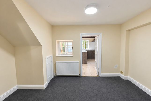 1 Dyke Cottages, Rickmansworth Road, Northwood photo 4