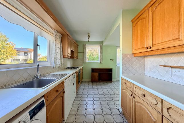 37 Foliat Drive, Wantage photo 3