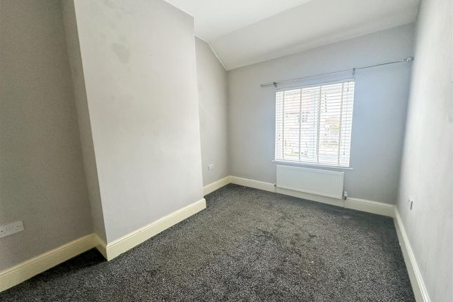 End terrace house to rent in Leabrooks Road, Somercotes, Alfreton