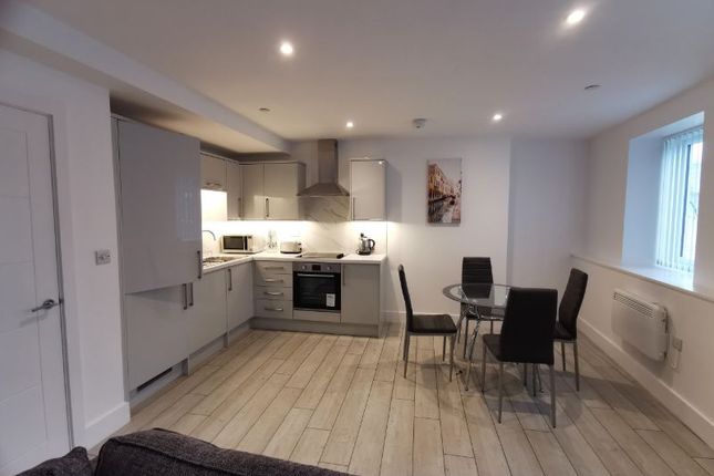 Apartment 4, 33 The Kingsway, Swansea photo 3