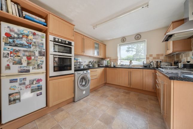 2, The Spinney, Hampshire photo 4