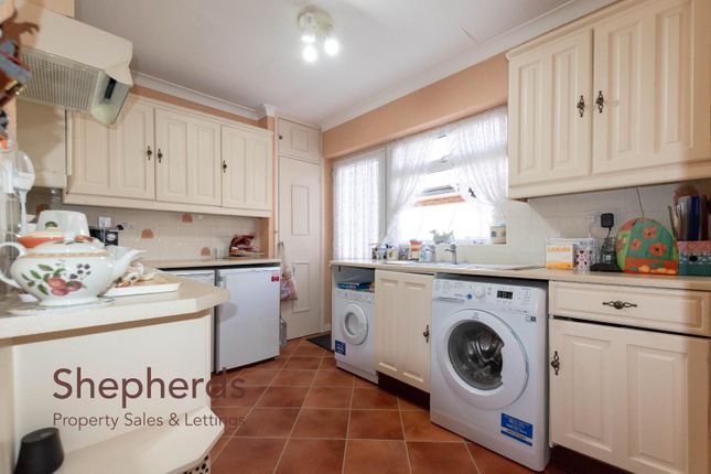 22, Bonney Grove, Goffs Oak photo 4